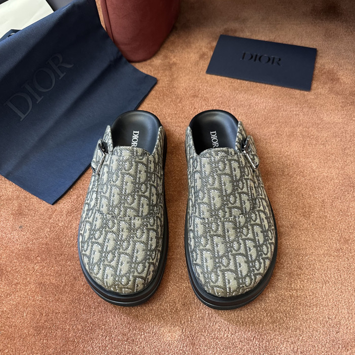 d10r sandal