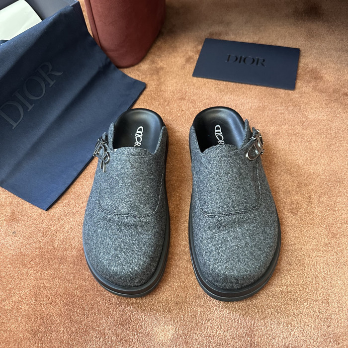 d10r sandal