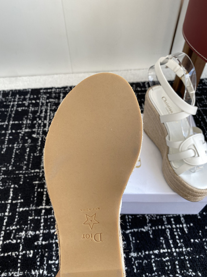 d10r sandal