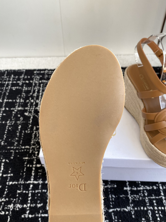 d10r sandal