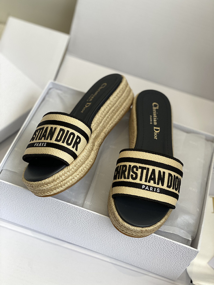 d10r sandal