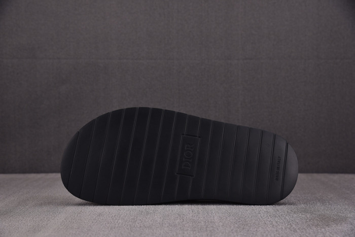 d10r sandal