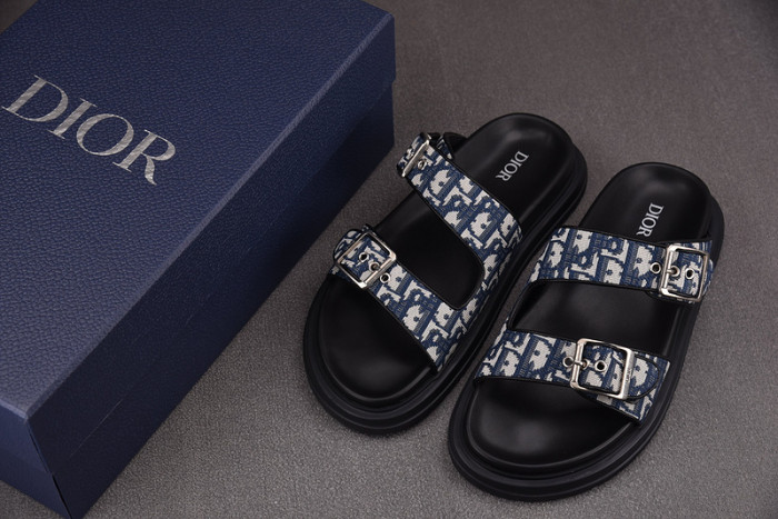 d10r sandal