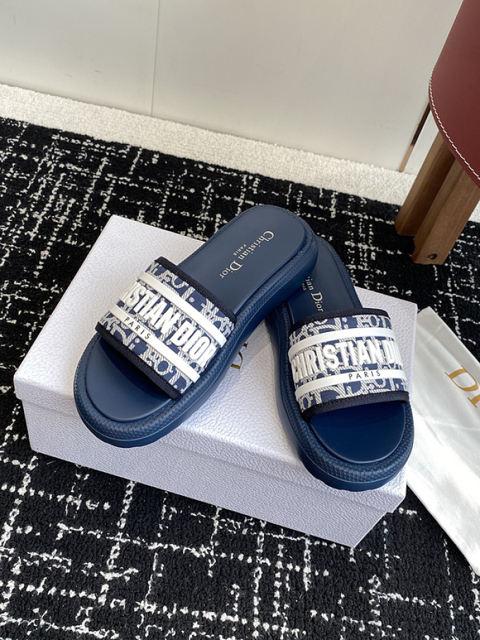 d10r sandal
