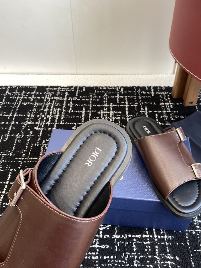 d10r sandal
