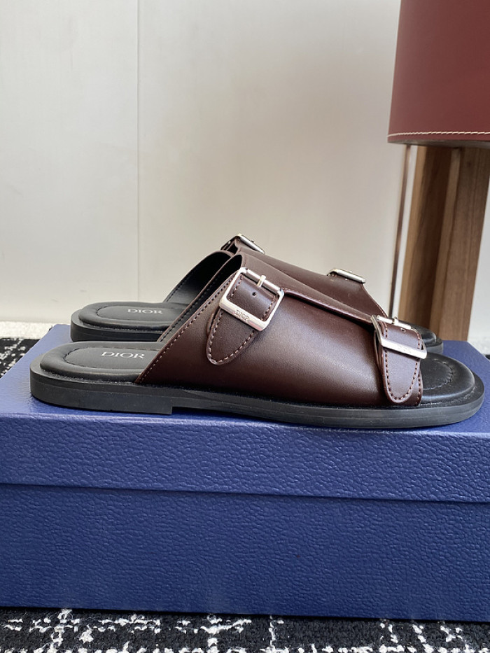 d10r sandal
