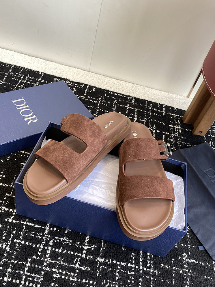 d10r sandal