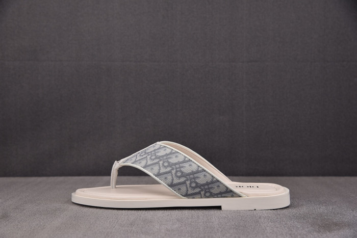 d10r sandal