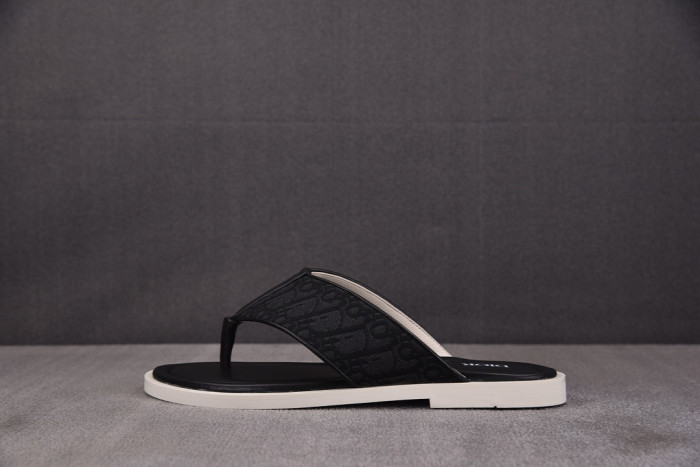d10r sandal