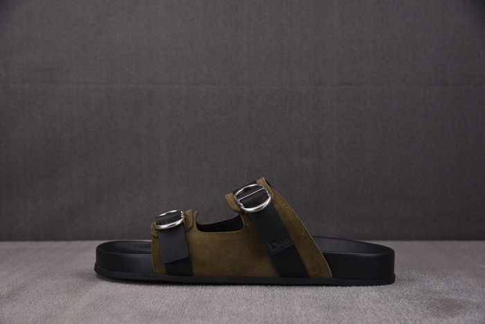 d10r sandal