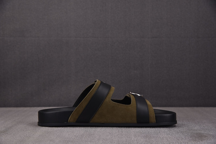 d10r sandal