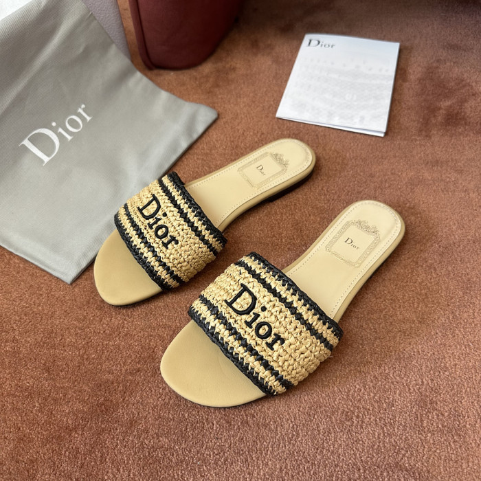 d10r sandal