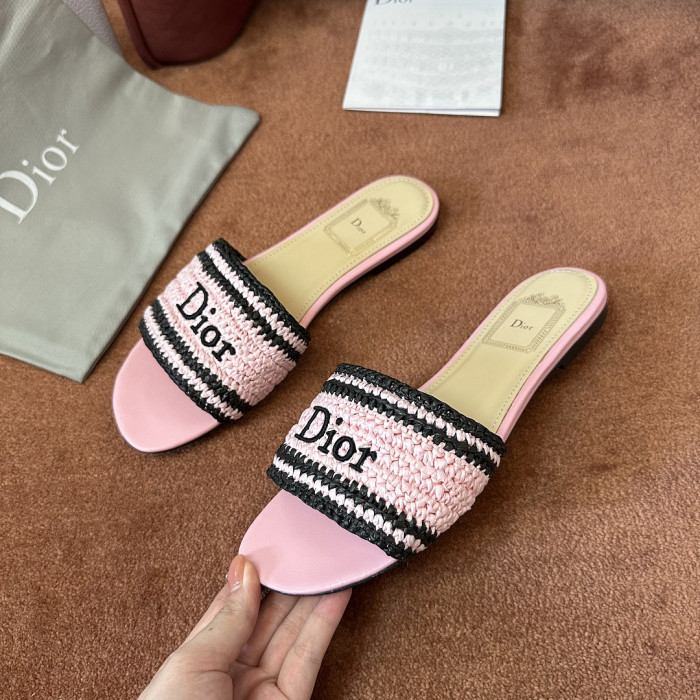 d10r sandal
