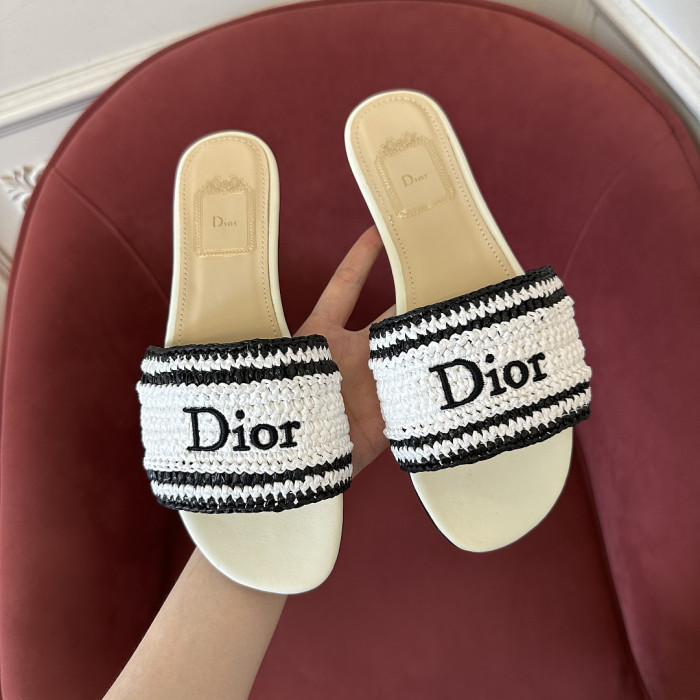 d10r sandal