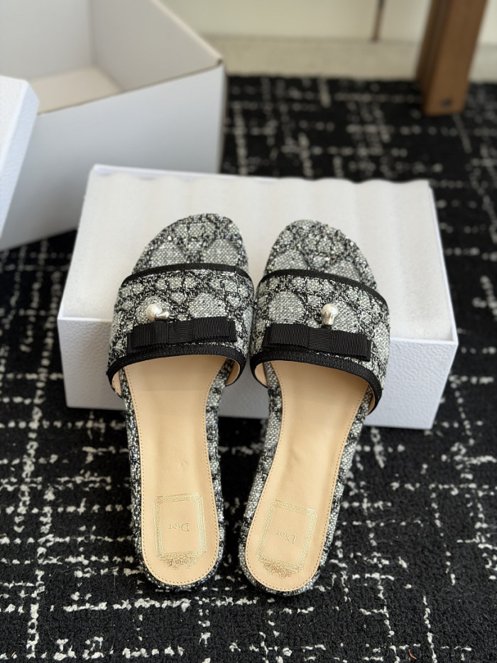 d10r sandal