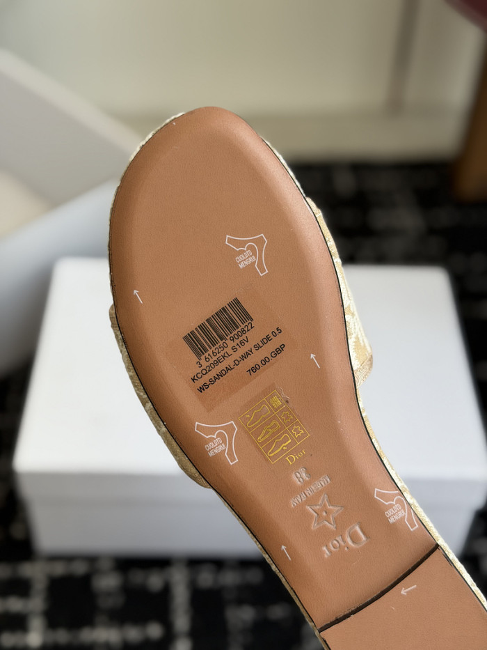 d10r sandal