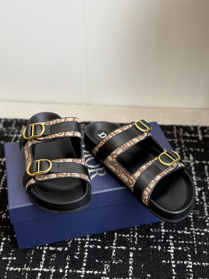 d10r sandal