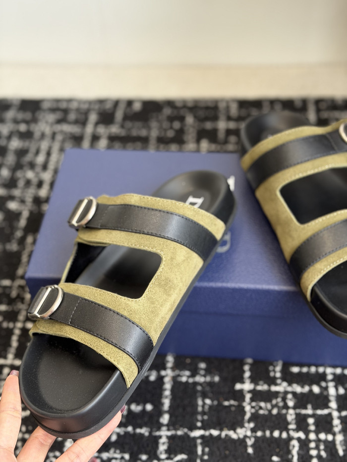 d10r sandal