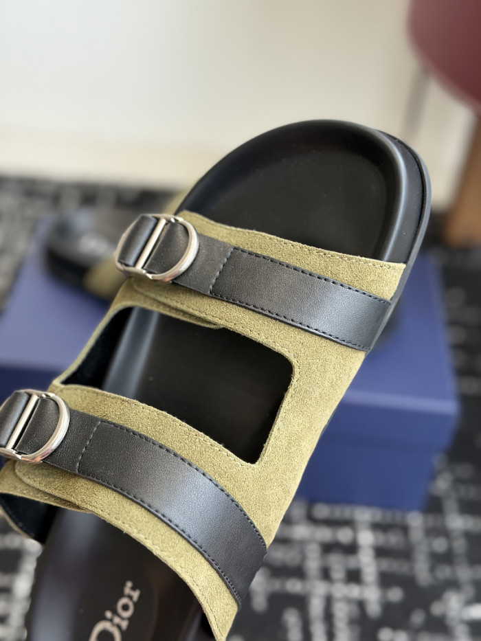 d10r sandal