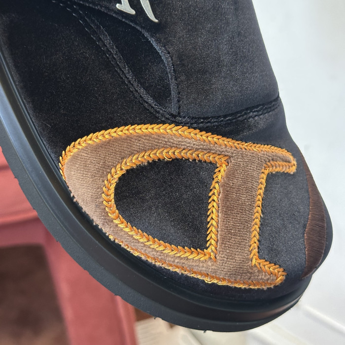 d10r sandal