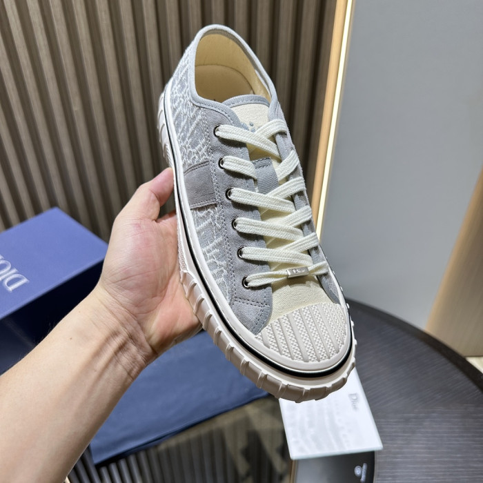 D10R SNEAKER