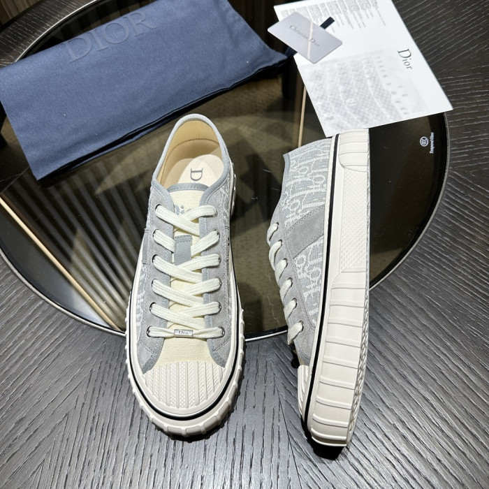 D10R SNEAKER
