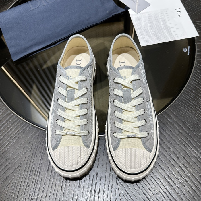 D10R SNEAKER
