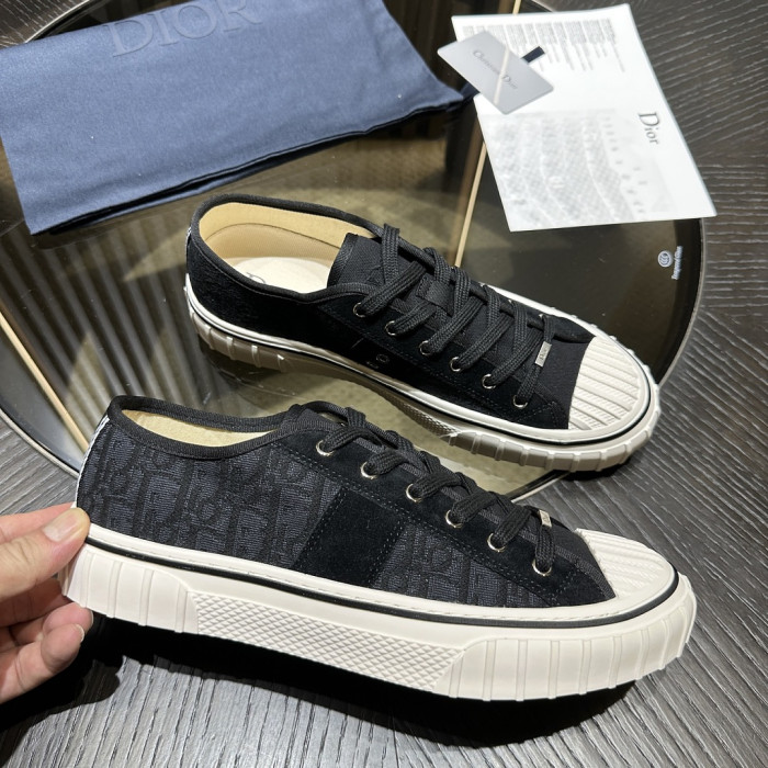 D10R SNEAKER