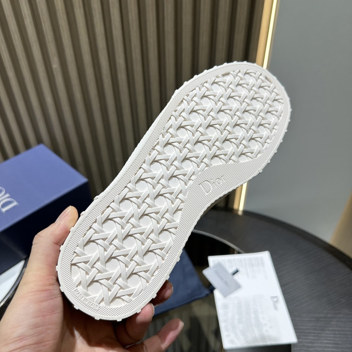 D10R SNEAKER