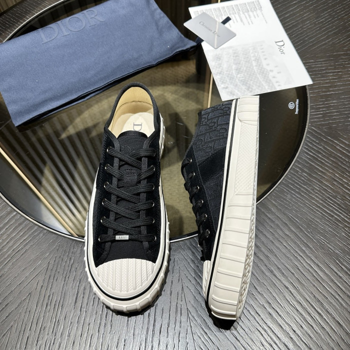 D10R SNEAKER