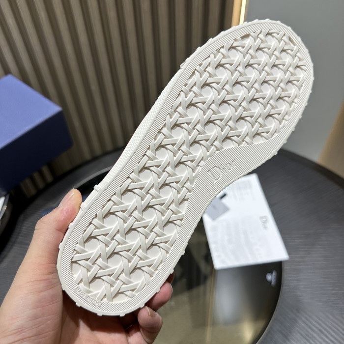 D10R SNEAKER