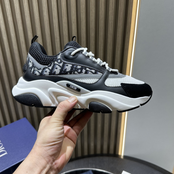 D10R SNEAKER