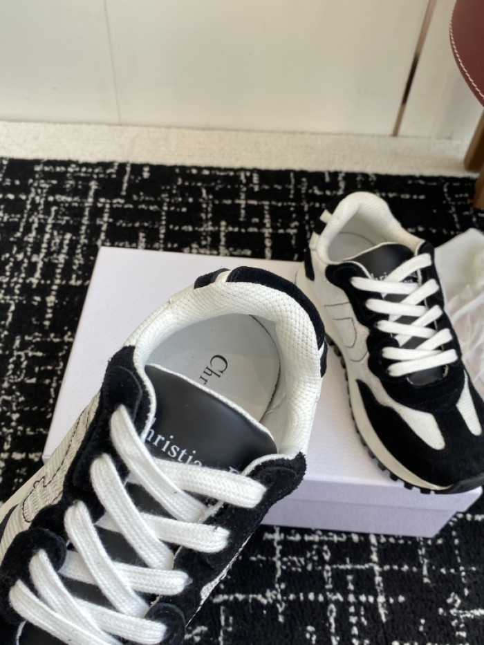 D10R SNEAKER