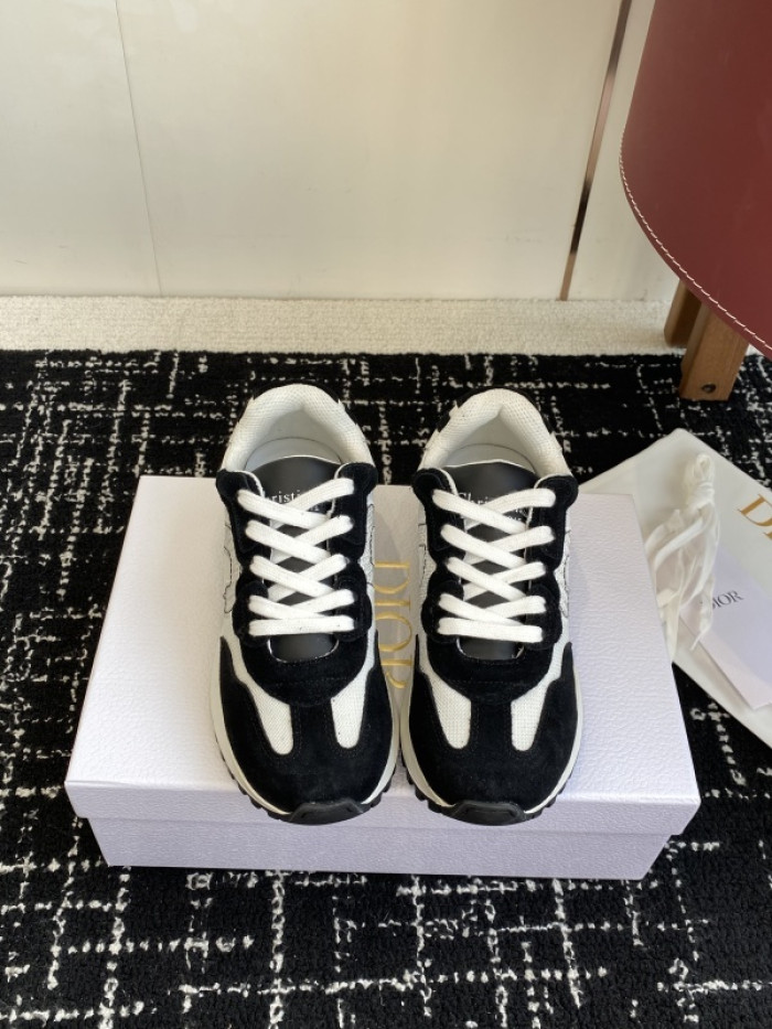 D10R SNEAKER
