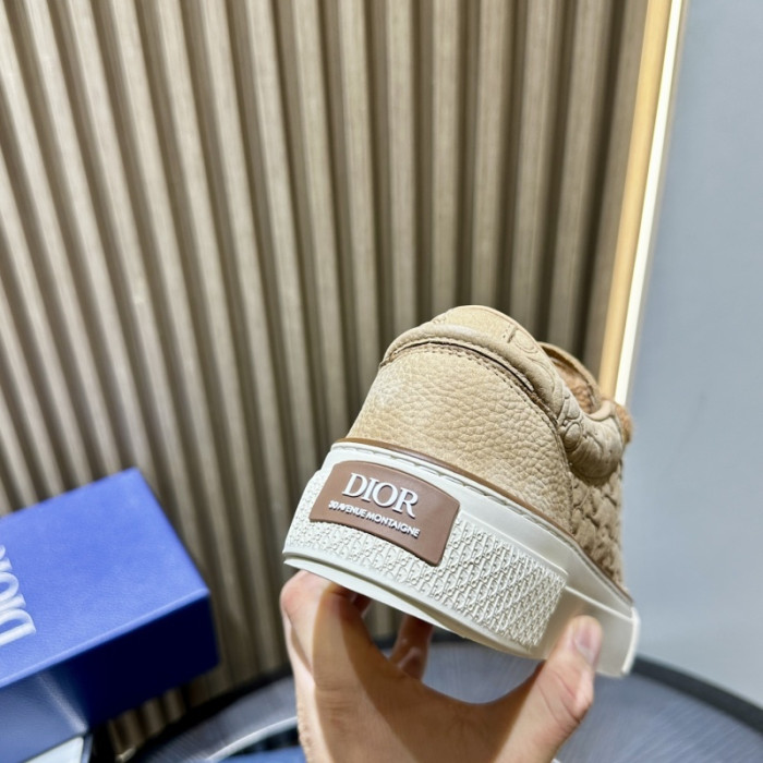 D10R SNEAKER