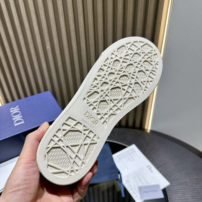D10R SNEAKER