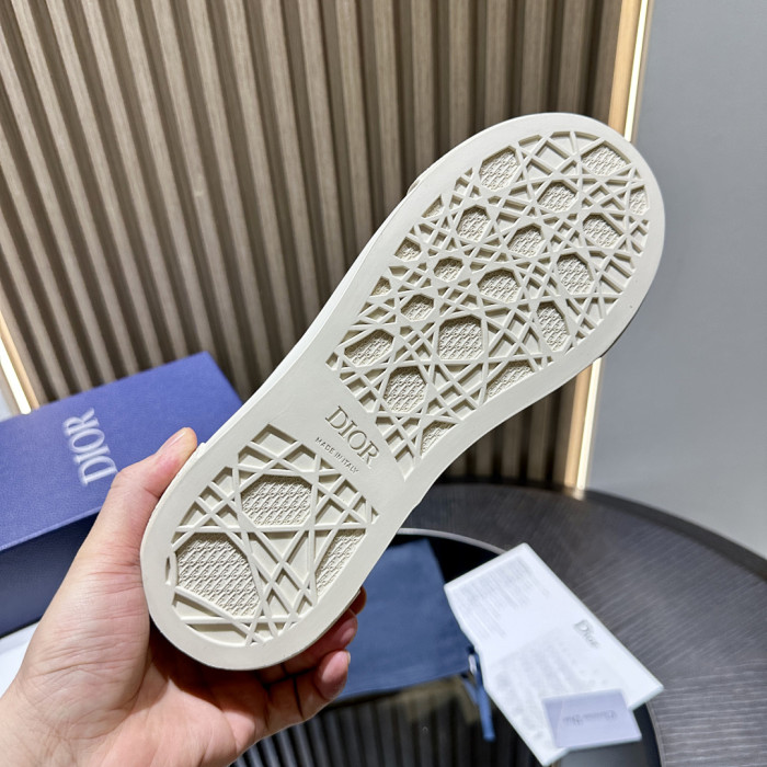 D10R SNEAKER