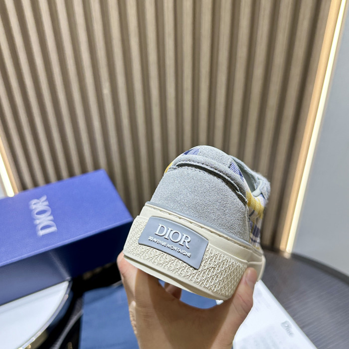 D10R SNEAKER