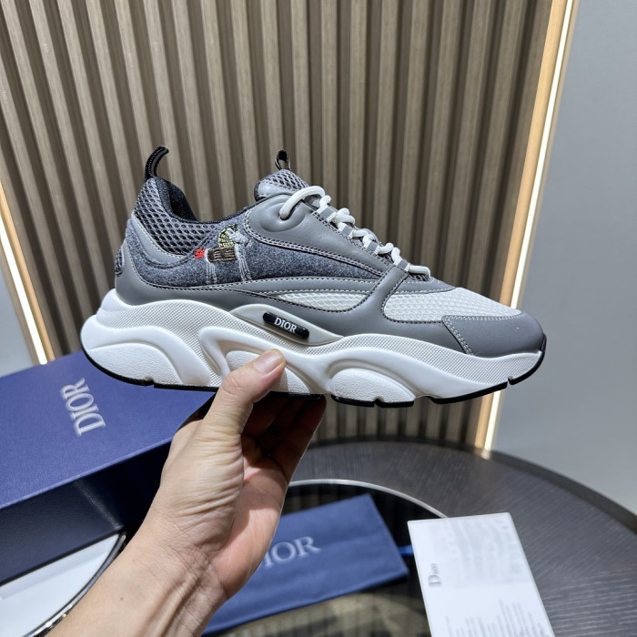 D10R SNEAKER