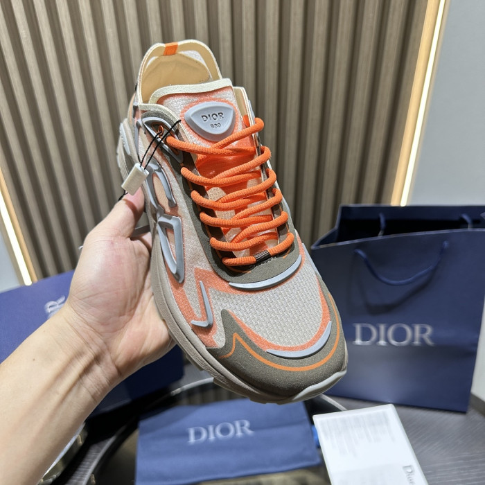 D10R SNEAKER