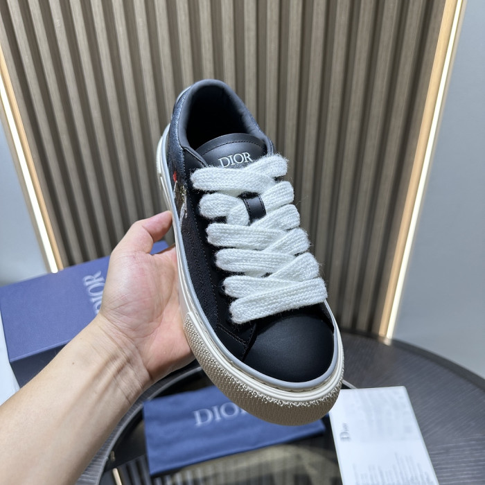 D10R SNEAKER