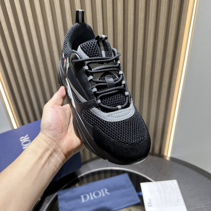 D10R SNEAKER