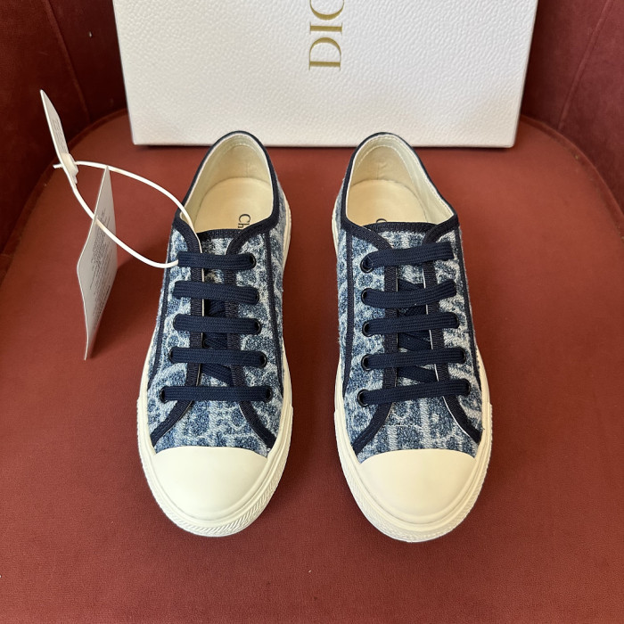 D10R SNEAKER