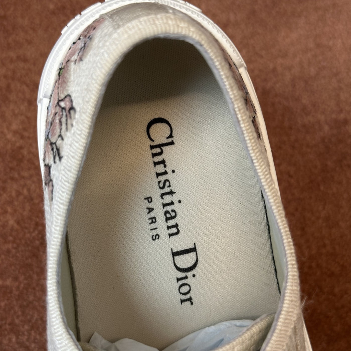 D10R SNEAKER
