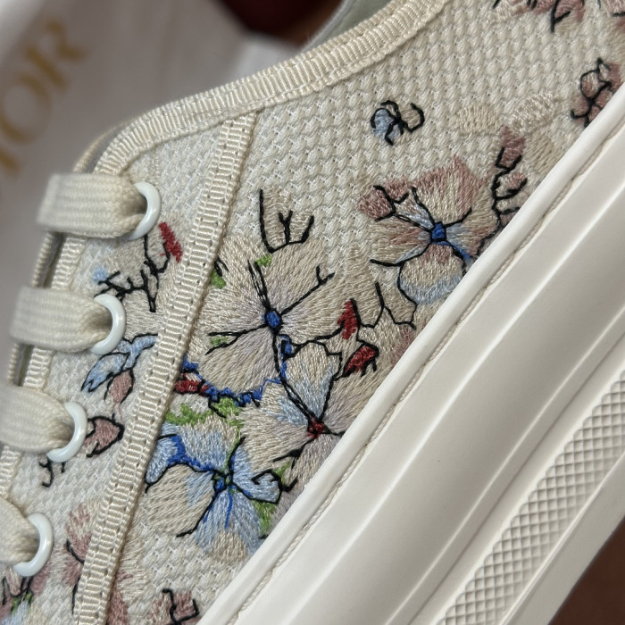 D10R SNEAKER