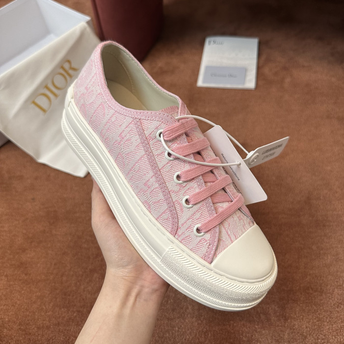 D10R SNEAKER
