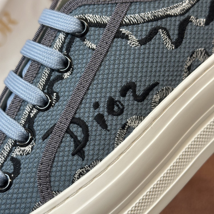 D10R SNEAKER