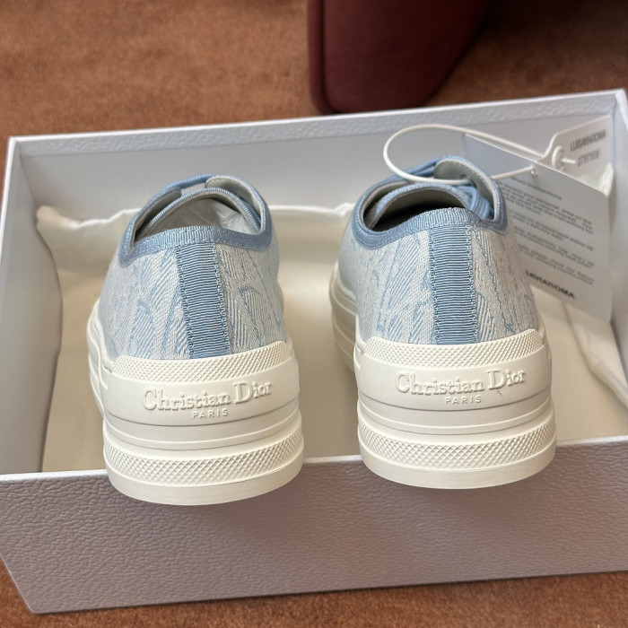 D10R SNEAKER