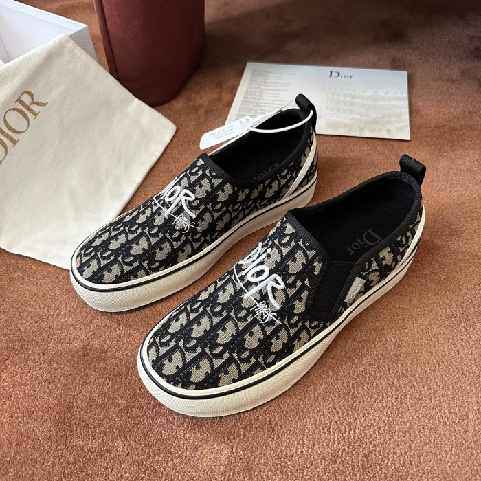 D10R SNEAKER