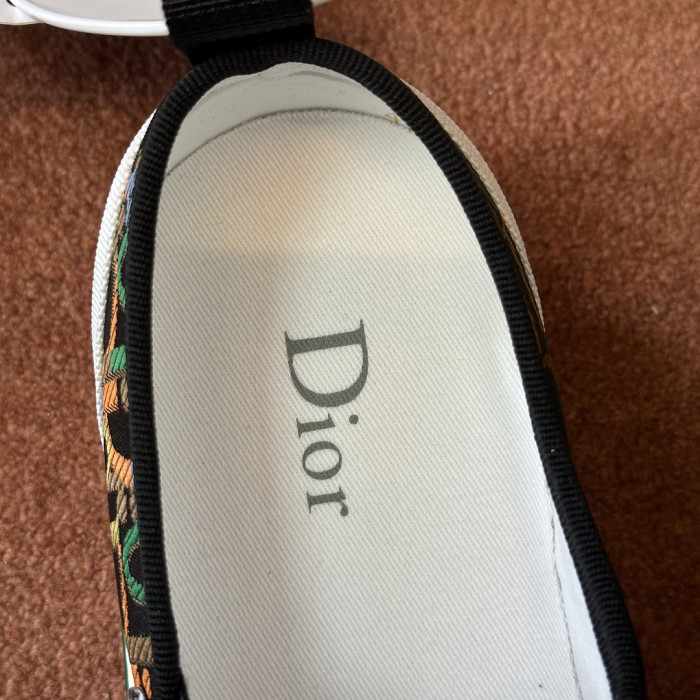 D10R SNEAKER